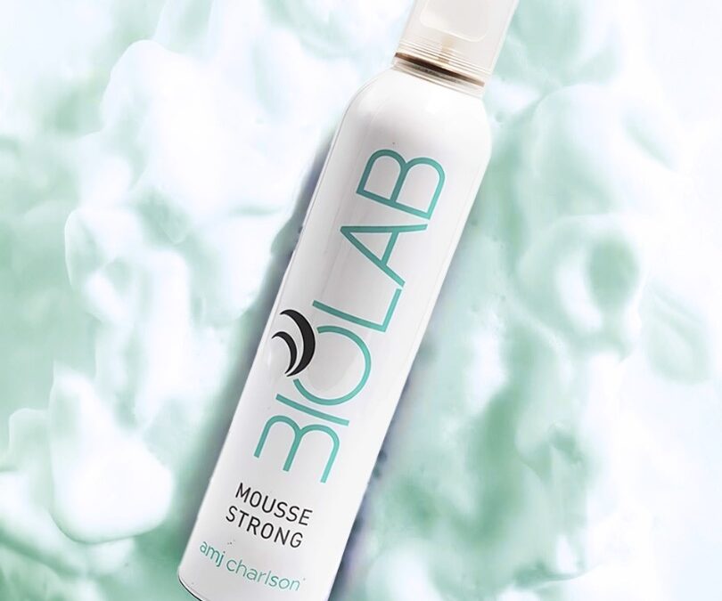 BIOLAB Strong Mousse: la forza invisibile per un look che dura